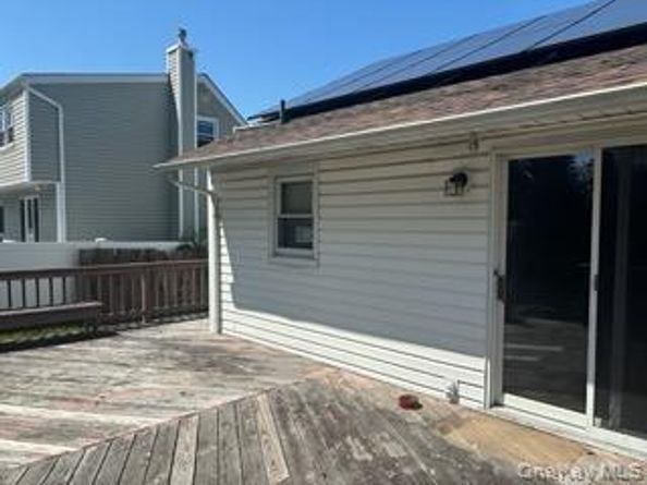 134 Veronica Lane, North Babylon NY 11703