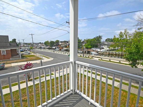 7 East Boulevard, East Rockaway NY 11518