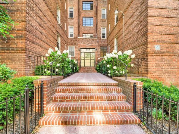 2080 Barnes Avenue 3H, Bronx NY 10462