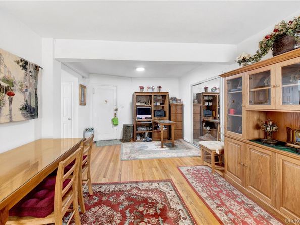 2080 Barnes Avenue 3H, Bronx NY 10462