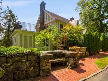 110 Edgemont Road