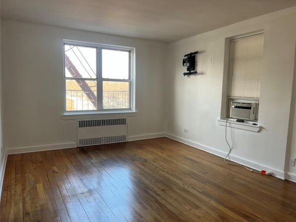 39-55 51st Street 4A, Woodside NY 11377