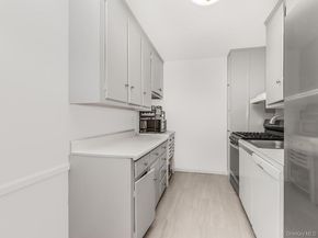 3530 Henry Hudson Parkway 9A, Bronx NY 10463