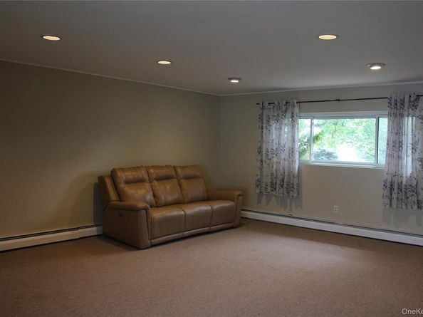 215 N Syracuse Avenue, Massapequa NY 11758