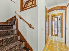 15579 Bayview Avenue, Rosedale NY 11422