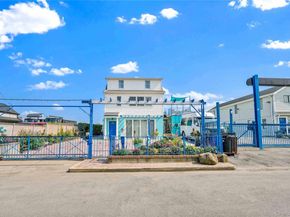 15579 Bayview Avenue, Rosedale NY 11422