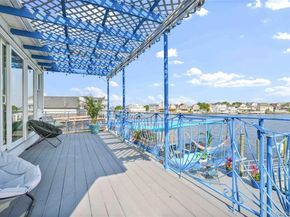 15579 Bayview Avenue, Rosedale NY 11422