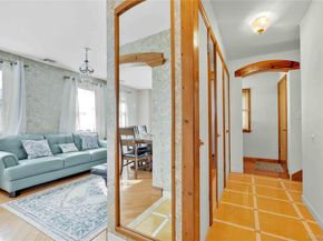 15579 Bayview Avenue, Rosedale NY 11422