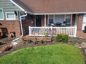 42 Bulaire Road, East Rockaway NY 11518