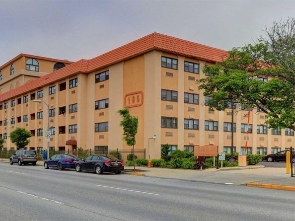 185 W Park Avenue 302, Long Beach NY 11561