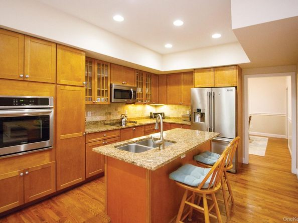 49 Bridle Path, Westhampton Beach NY 11978