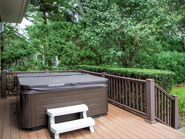 49 Bridle Path, Westhampton Beach NY 11978
