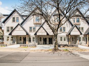 65 W 2nd Street