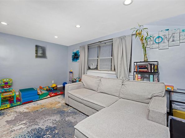 88-25 155th 2M, Howard Beach NY 11414