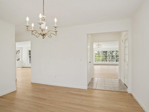 6 Huckleberry Lane E, Hampton Bays NY 11946
