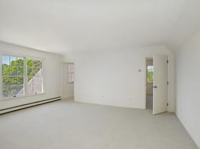 6 Huckleberry Lane E, Hampton Bays NY 11946