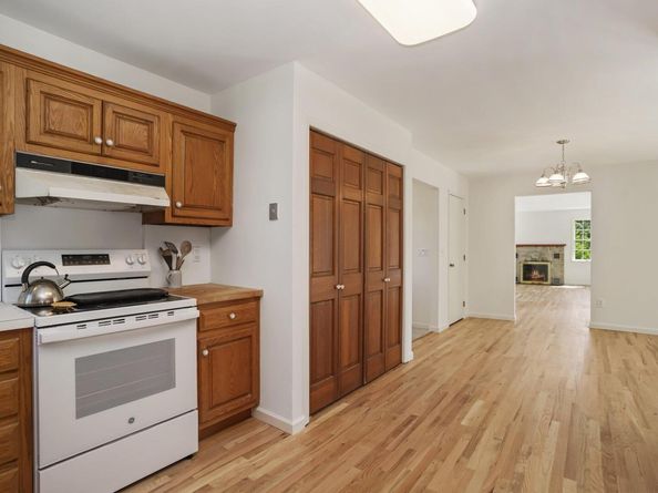 6 Huckleberry Lane E, Hampton Bays NY 11946