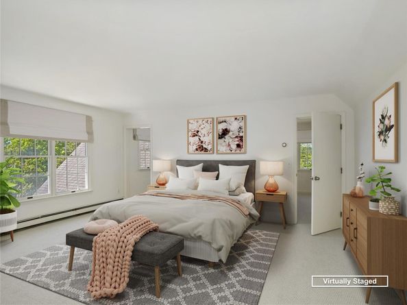 6 Huckleberry Lane E, Hampton Bays NY 11946