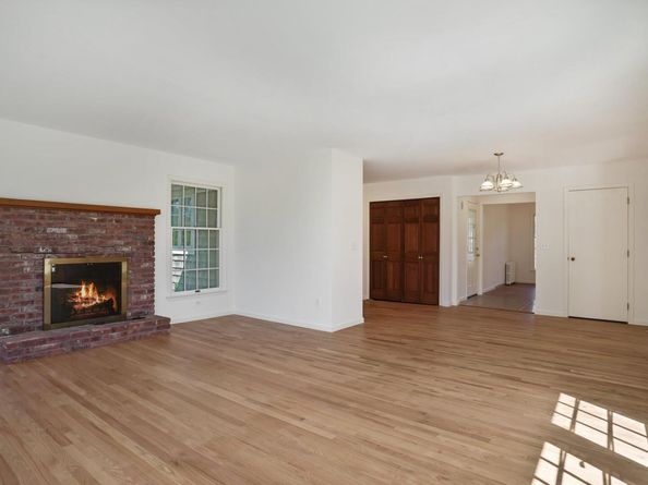 6 Huckleberry Lane E, Hampton Bays NY 11946