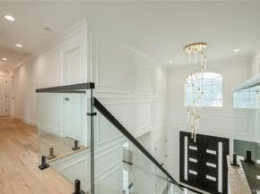 52 Cortland Ave, Hicksville NY 11801