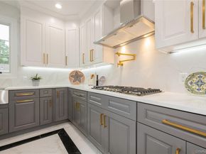 52 Cortland Ave, Hicksville NY 11801