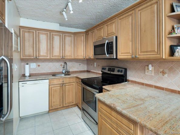 166-26 Powells Cove Boulevard 5D, Whitestone NY 11357