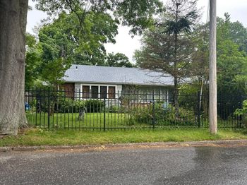 15 Glenwood Lane
