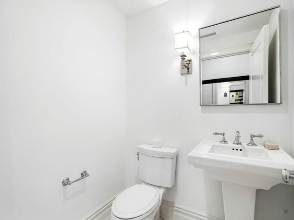 2 Weaver Street 9, Scarsdale NY 10583