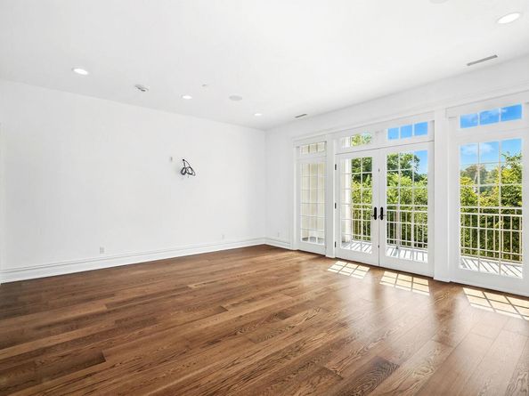 2 Weaver Street 9, Scarsdale NY 10583