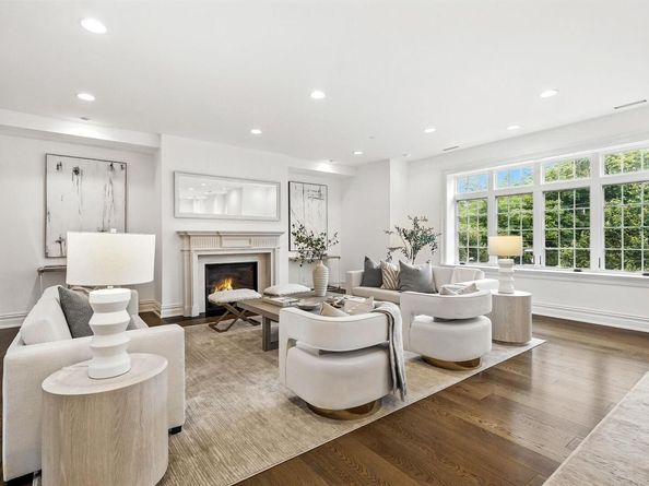 2 Weaver Street 9, Scarsdale NY 10583