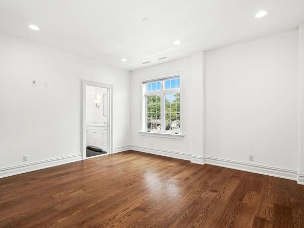 2 Weaver Street 9, Scarsdale NY 10583