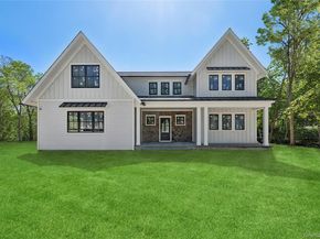32 North Bay Avenue, Eastport NY 11941