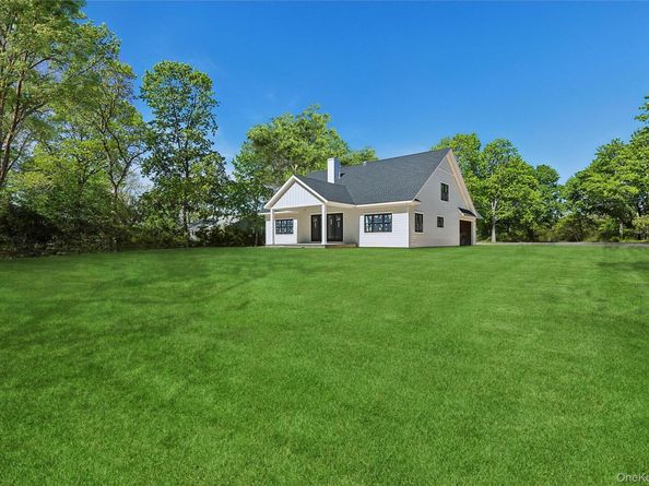 32 North Bay Avenue, Eastport NY 11941