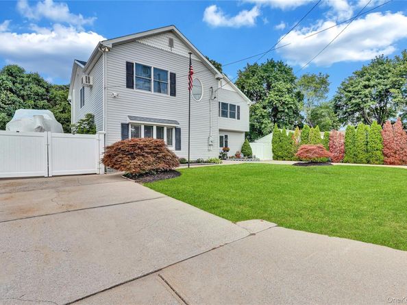420 Dare Road, Selden NY 11784