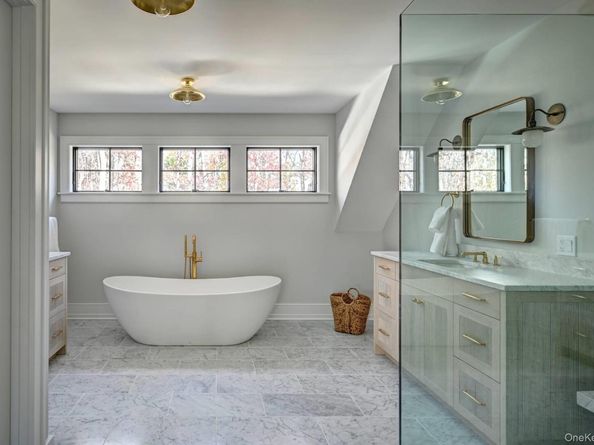 11 Old School House Lane, East Hampton NY 11937