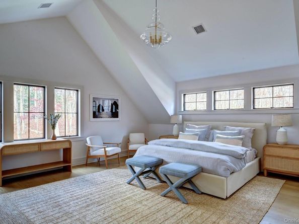 11 Old School House Lane, East Hampton NY 11937