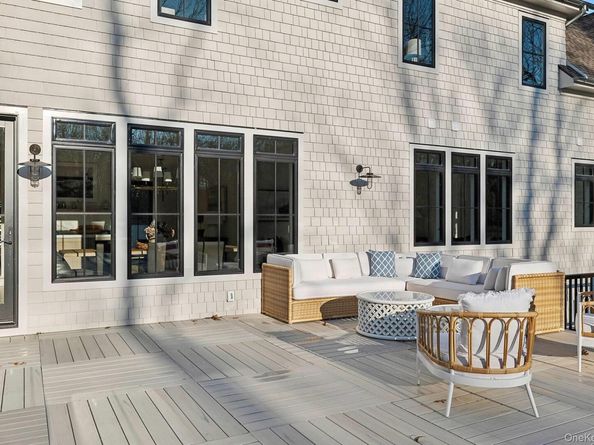 11 Old School House Lane, East Hampton NY 11937
