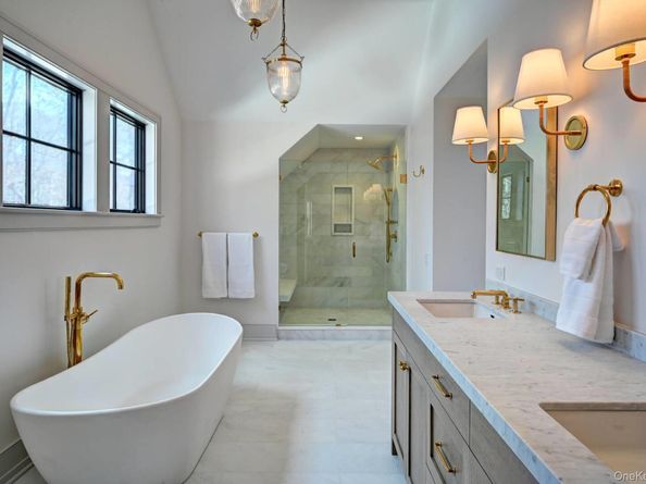 11 Old School House Lane, East Hampton NY 11937