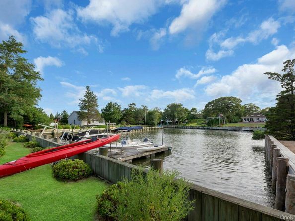 2360 Peconic Bay Boulevard, Laurel NY 11948