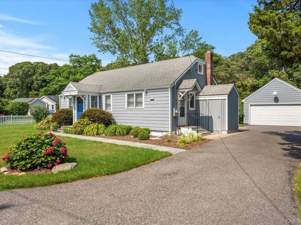 2360 Peconic Bay Boulevard, Laurel NY 11948
