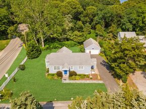 2360 Peconic Bay Boulevard, Laurel NY 11948