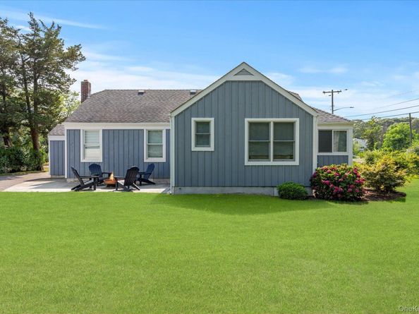 2360 Peconic Bay Boulevard, Laurel NY 11948
