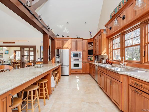 27 Country Club Drive, Shelter Island NY 11964