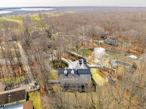 27 Country Club Drive, Shelter Island NY 11964