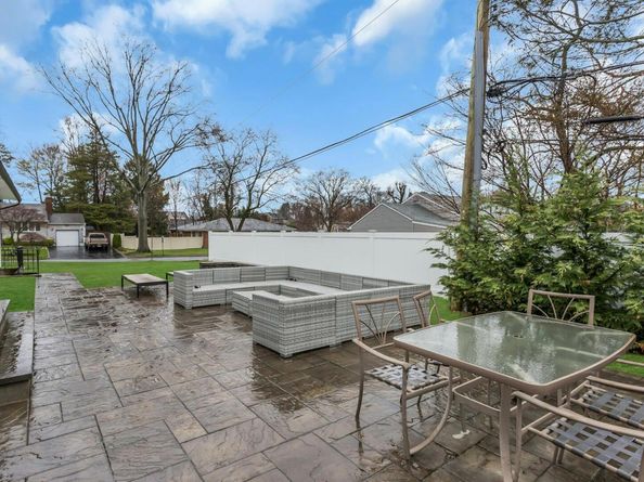 1 Jerry Lane, Glen Cove NY 11542