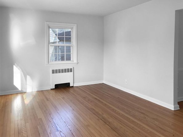 1035 Bonaparte Place, Baldwin NY 11510