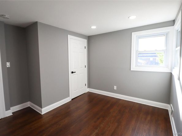 14a Earl Place, Amity Harbor NY 11701