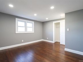 14a Earl Place, Amity Harbor NY 11701