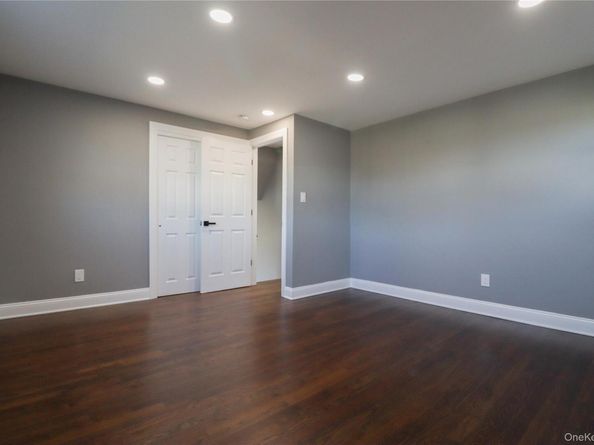 14a Earl Place, Amity Harbor NY 11701