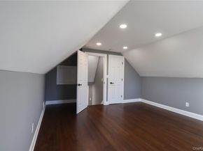 14a Earl Place, Amity Harbor NY 11701